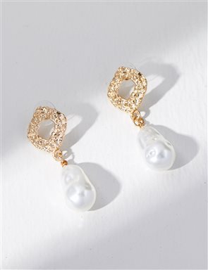 Pearl Geometric Earring B21 KP02 Gold