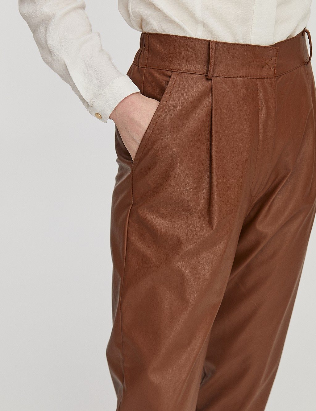 camel pleated trousers