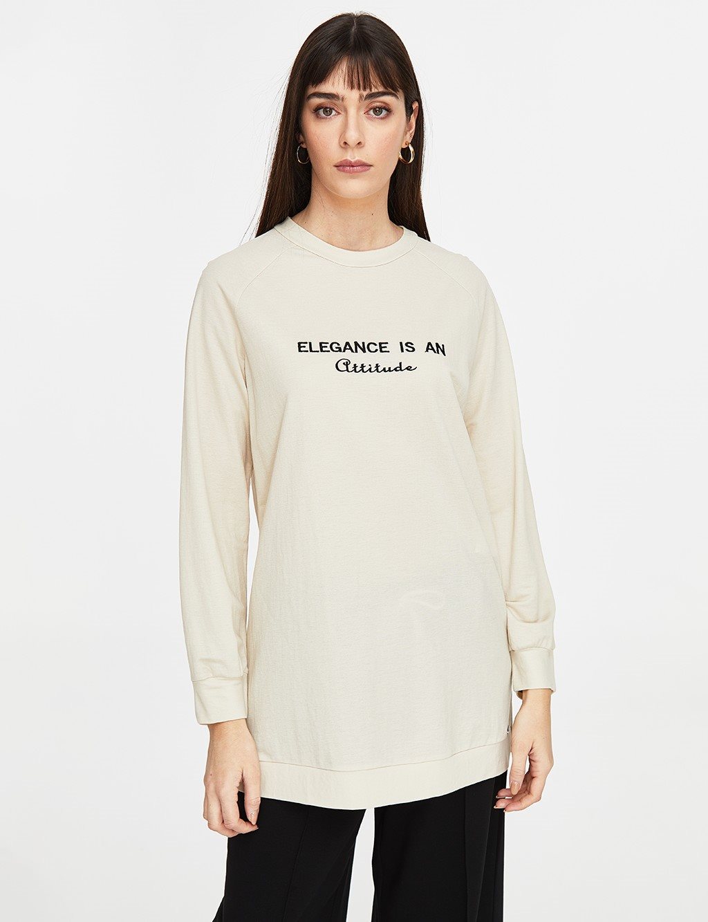 Round Neck Embroidered Sweatshirt Cream 