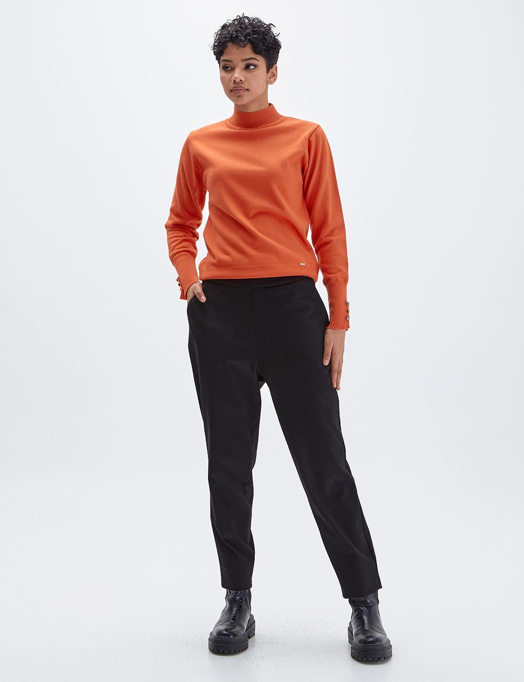 Black carrot pants | Thea