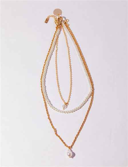 Triple Pearl Necklace Gold