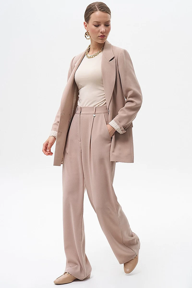 Pleated Pocket Detail Basic Pants Beige