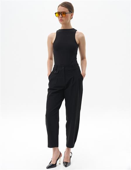 Pleated Accessory Detailed Trousers Black