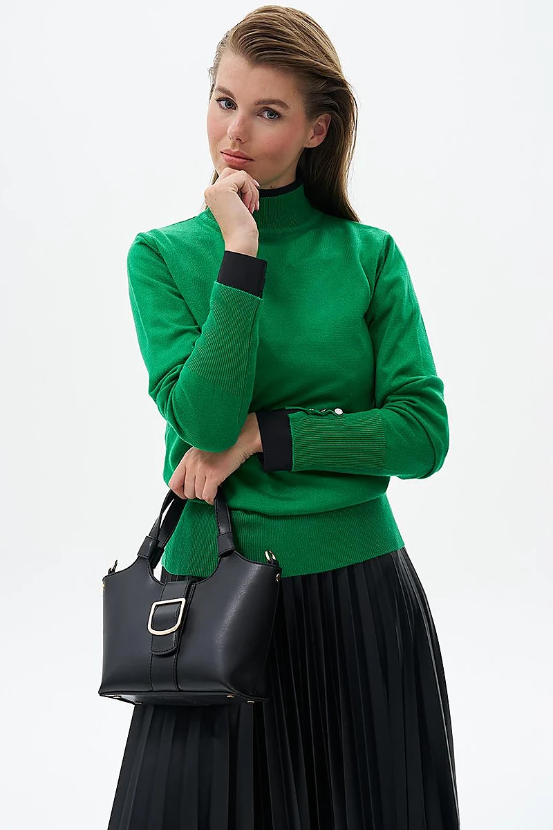 Basic Knit Sweater in Green