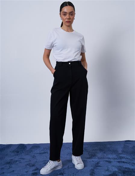 Carrot Cut Denim Pants in Gray