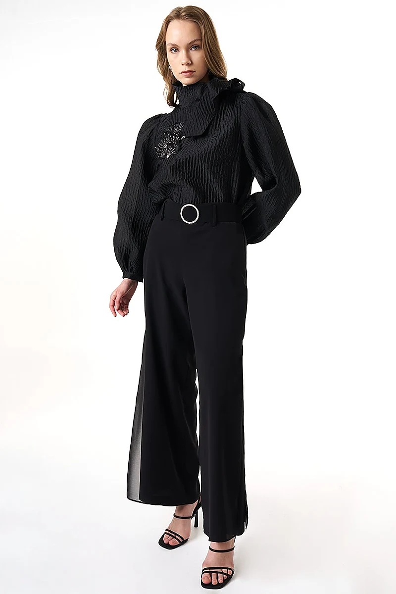 Metal Buckle Detailed Crepe Pants Black