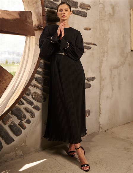 Stone-Embellished Elegant Dress – Black 