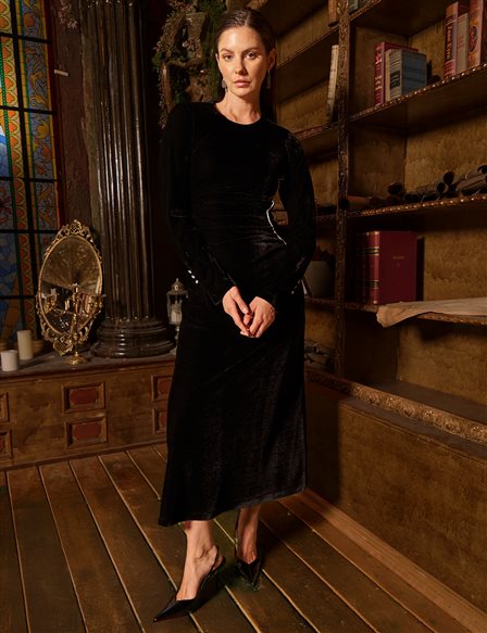 Stone-Embellished Velvet Elegant Dress – Black