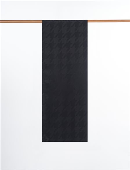 Hound's Foot Patterned Jacquard Shawl Black