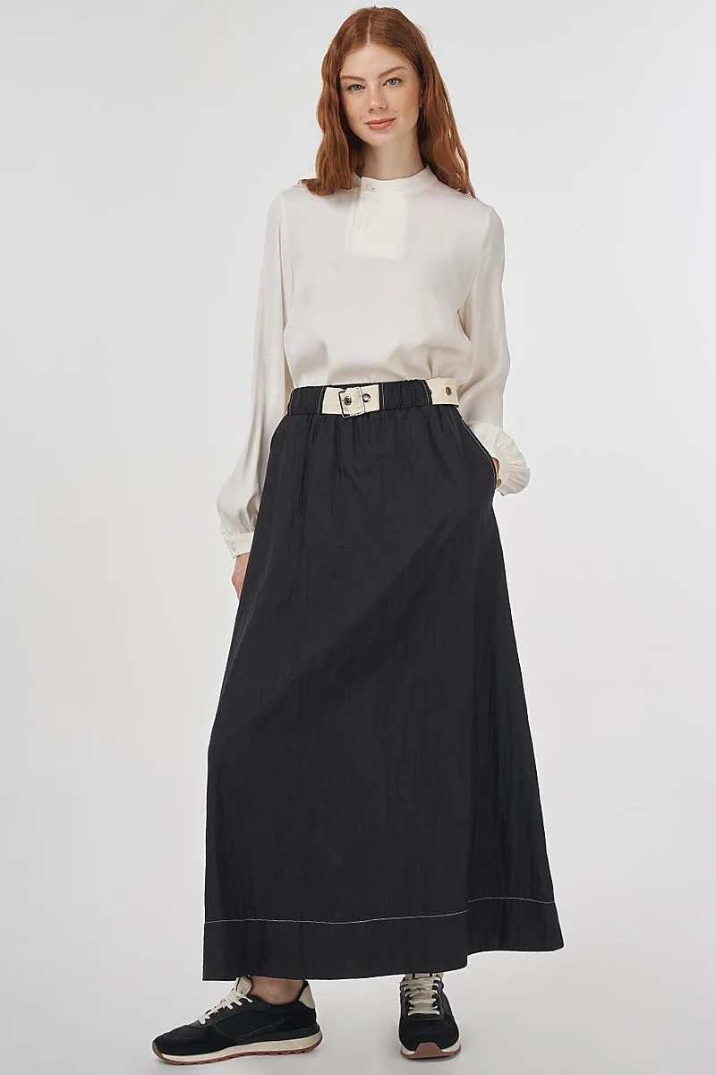 Flared Skirt with Shiny Texture Black 