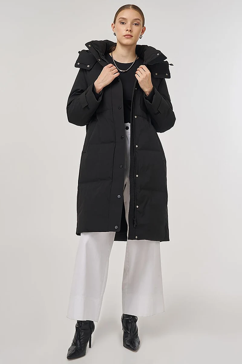 Pocket Detailed Goose Down Coat in Black