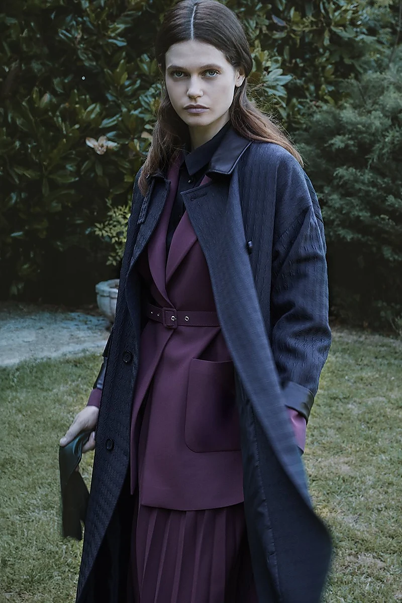 Notched Collar Houndstooth Pattern Trench Coat in Black