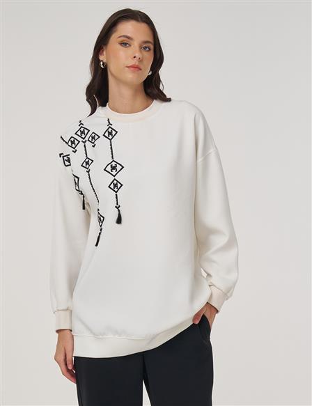 Embroidered Sweatshirt in Ecru