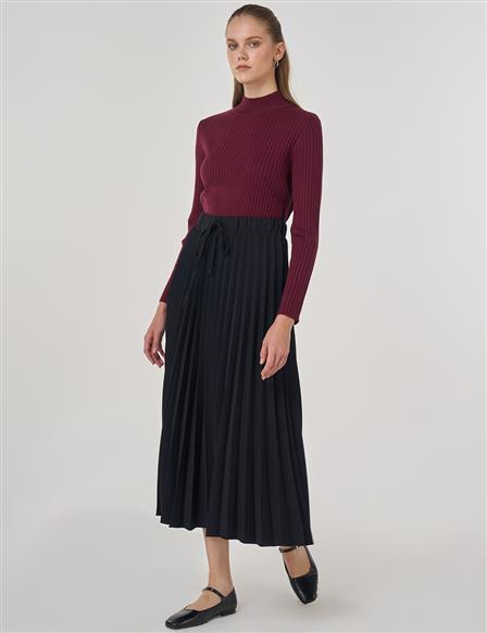 Lace-Up Pleated Skirt in Black