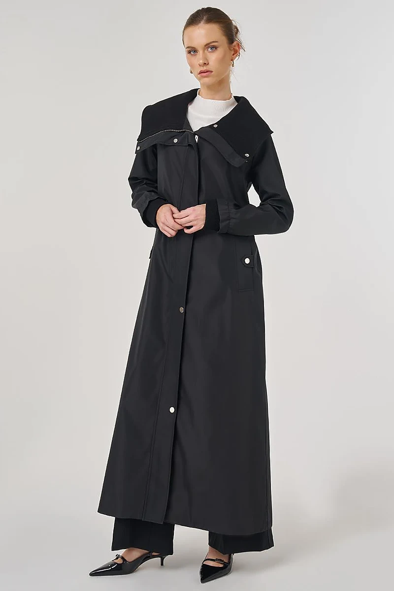 Wide Collar Coat in Black