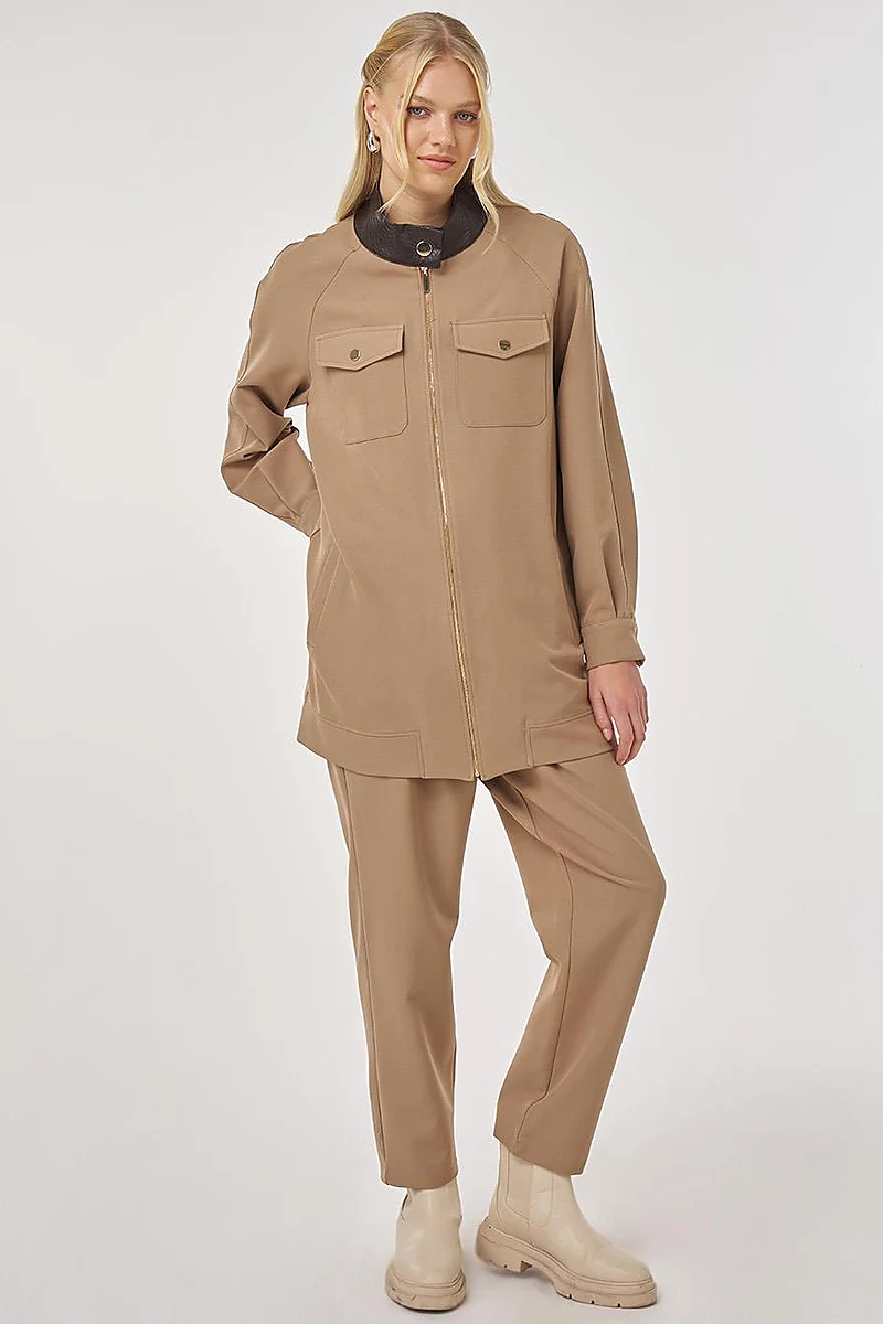 Relaxed-Fit Two-Piece Set with Faux Leather Collar in Dark Mink 