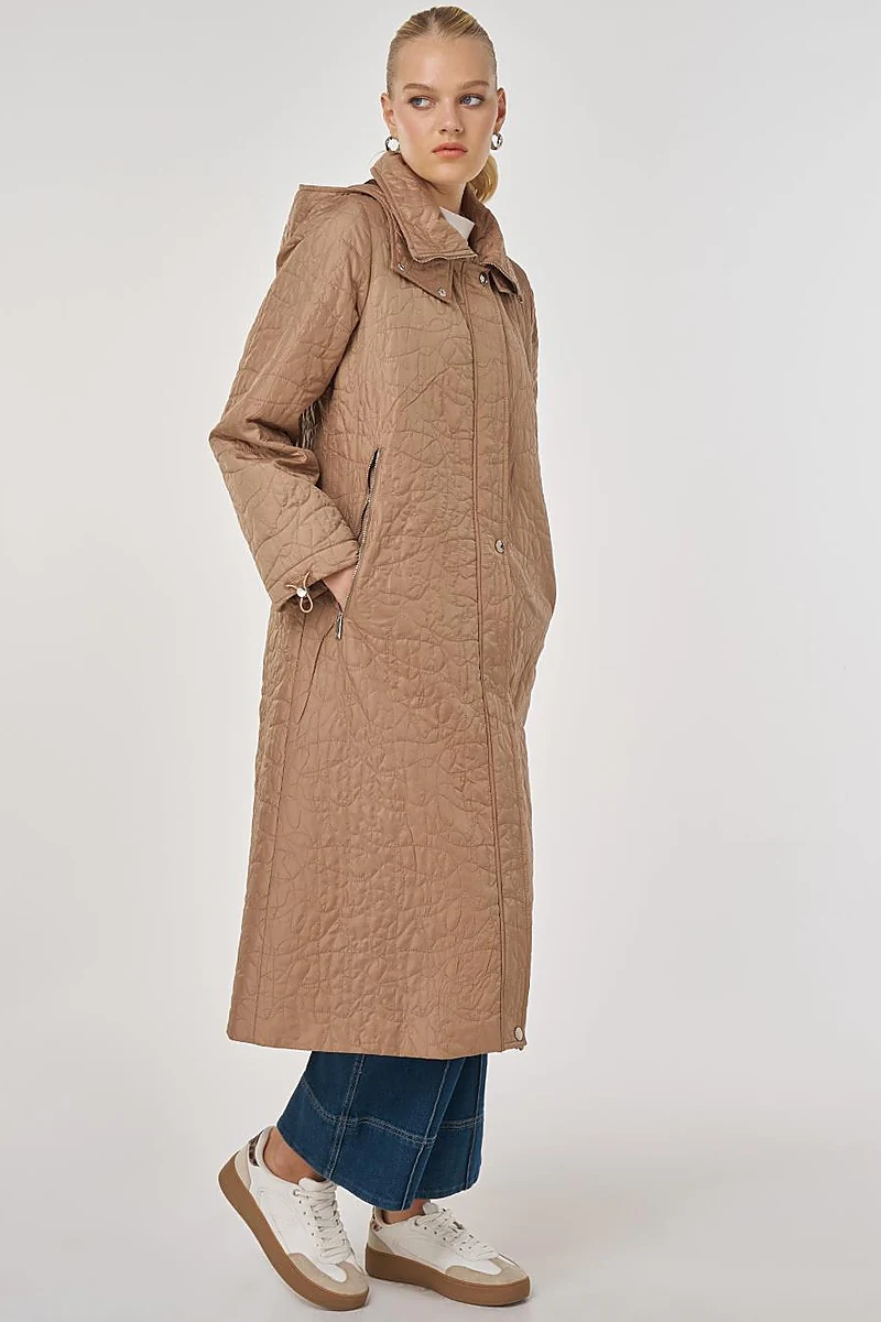 Wide-Collar Quilted Coat in Dark Mink