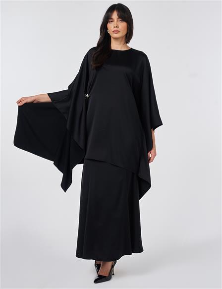 Metal Tokalı Saten Tunik Siyah