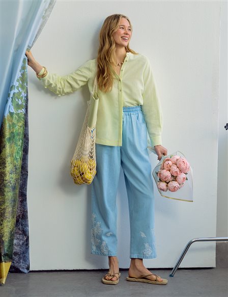 Washed Embroidered Hem Denim Pants Blue 