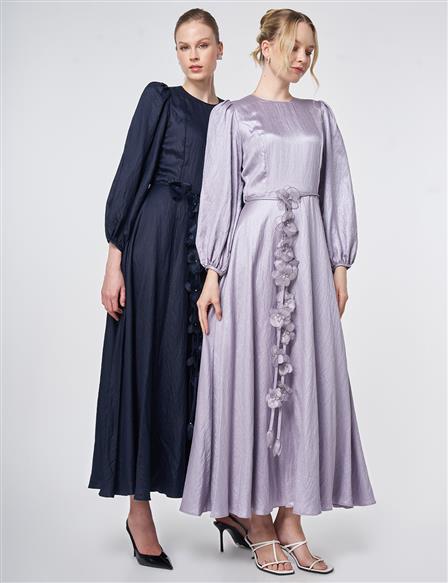 Çiçek Detaylı Saten Elbise Lila 