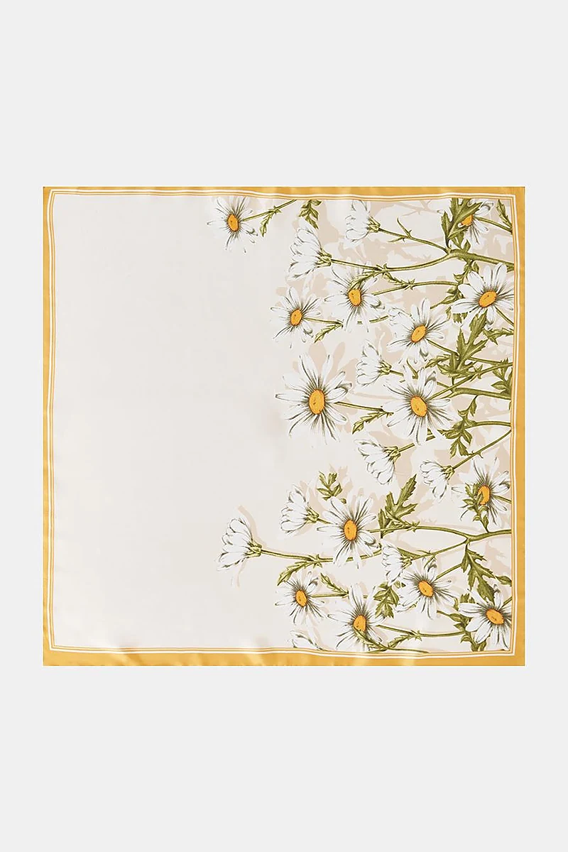 Ecru Daisy Pattern Scarf