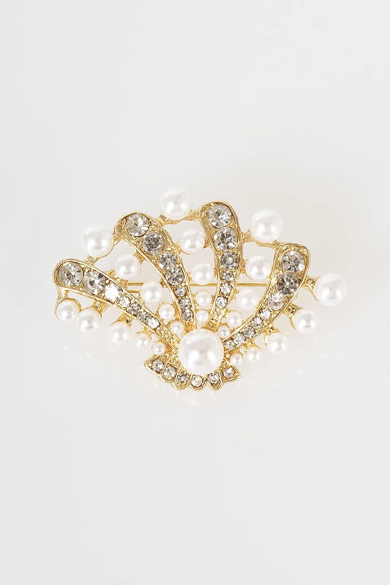 Pearl Detail Oyster Figure Brooch Gold