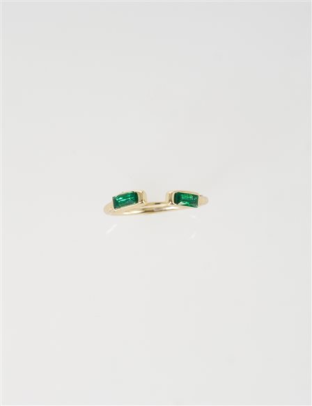 Shiny Stone Ring Emerald