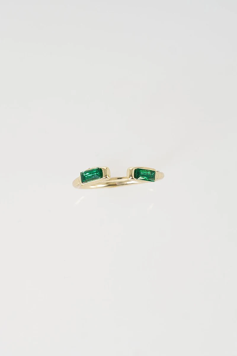 Shiny Stone Ring Emerald