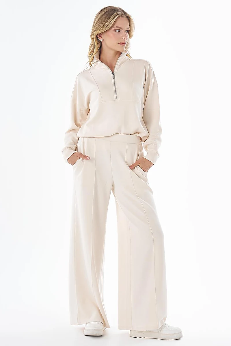 Topstitched Relaxed-Fit Pants – Cream