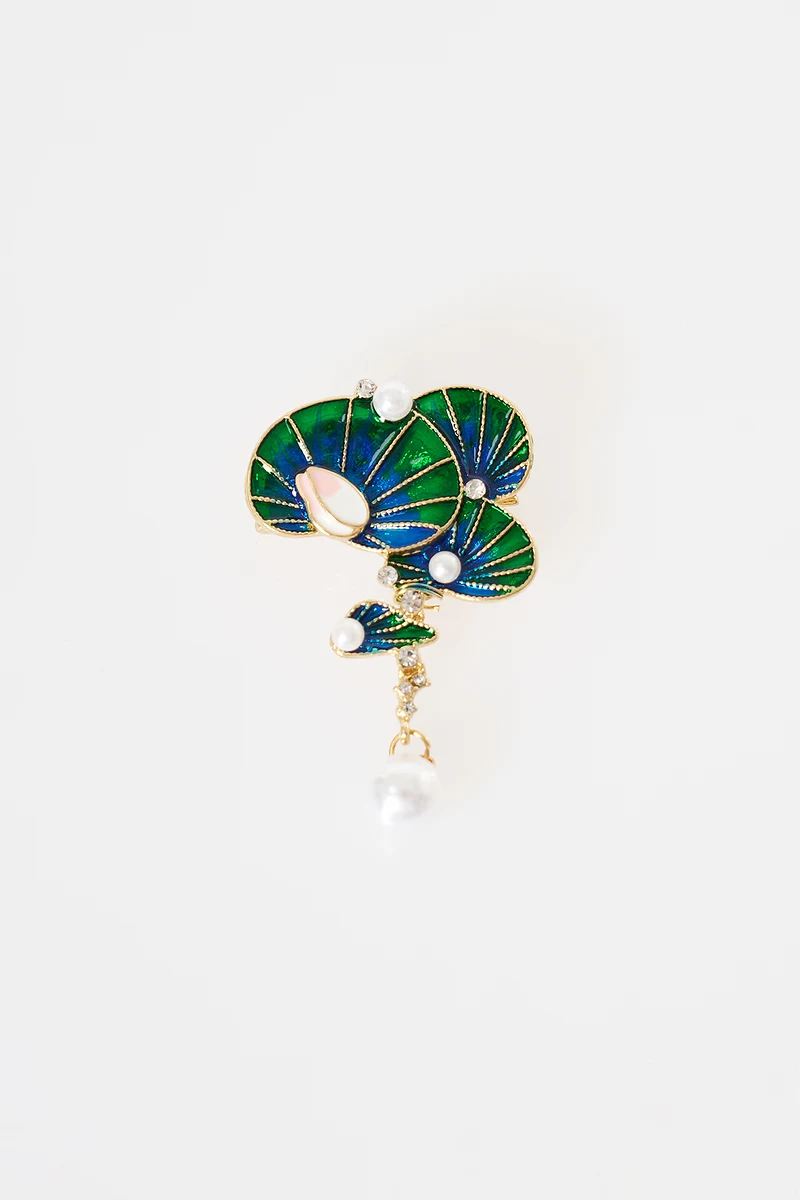 Lotus Leaf Brooch Gold