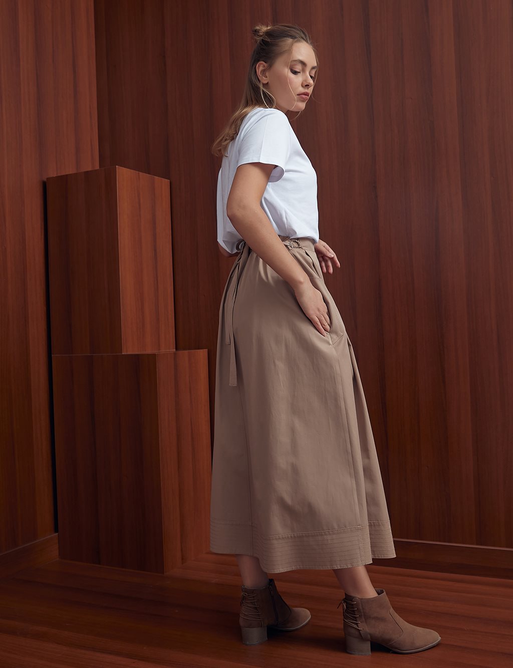  Pleated Skirt With Pockets A20 12041 Beige