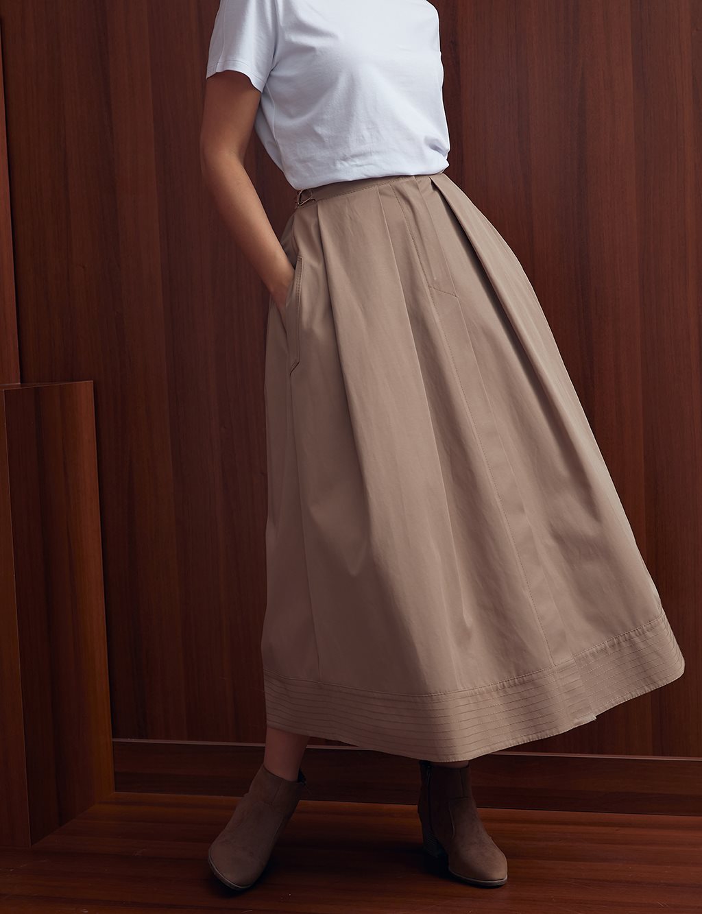  Pleated Skirt With Pockets A20 12041 Beige