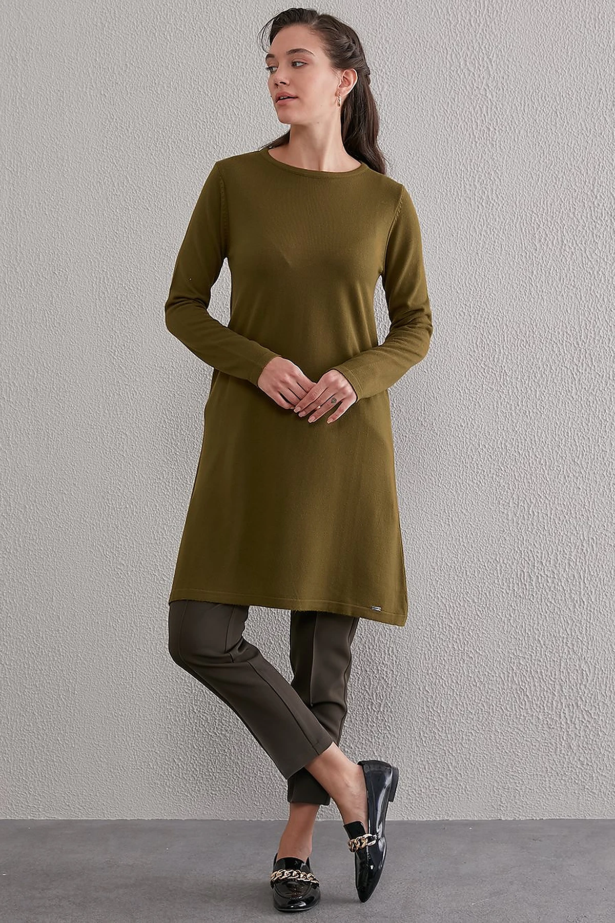 Basic Crew Neck Knit Tunic Khaki