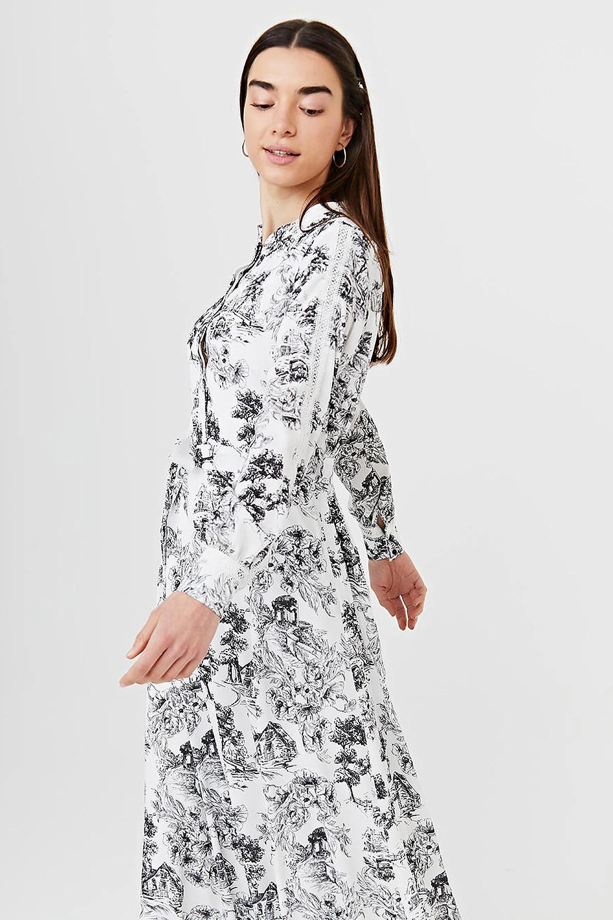 Floral Pattern Scalloped Dress B21 23111 Black