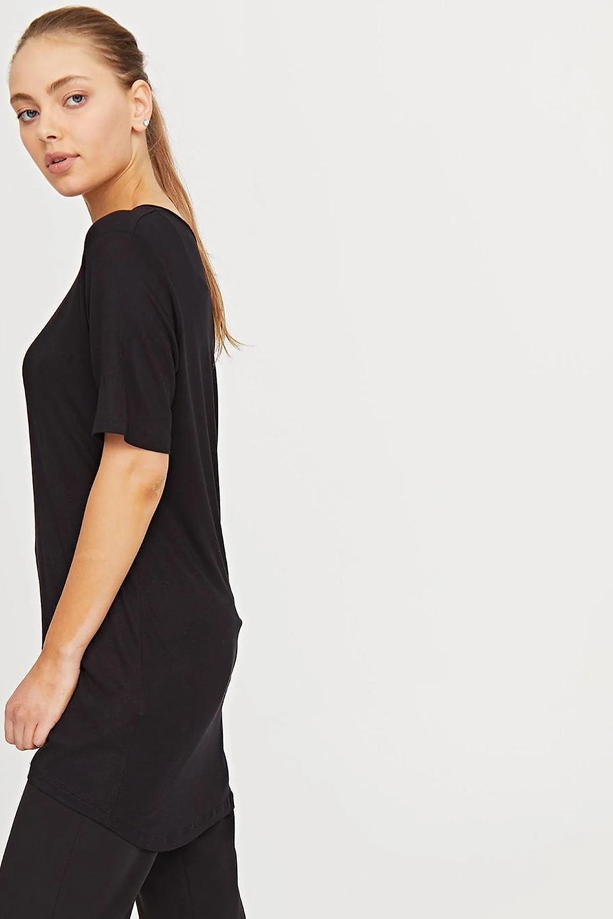 Round Neck Collar Basic T-Shirt SZ 10509 Black