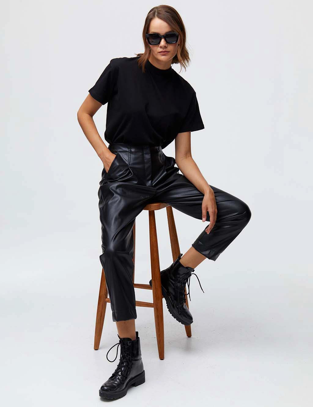 Pleated Faux Leather Pants A21 19053 Black