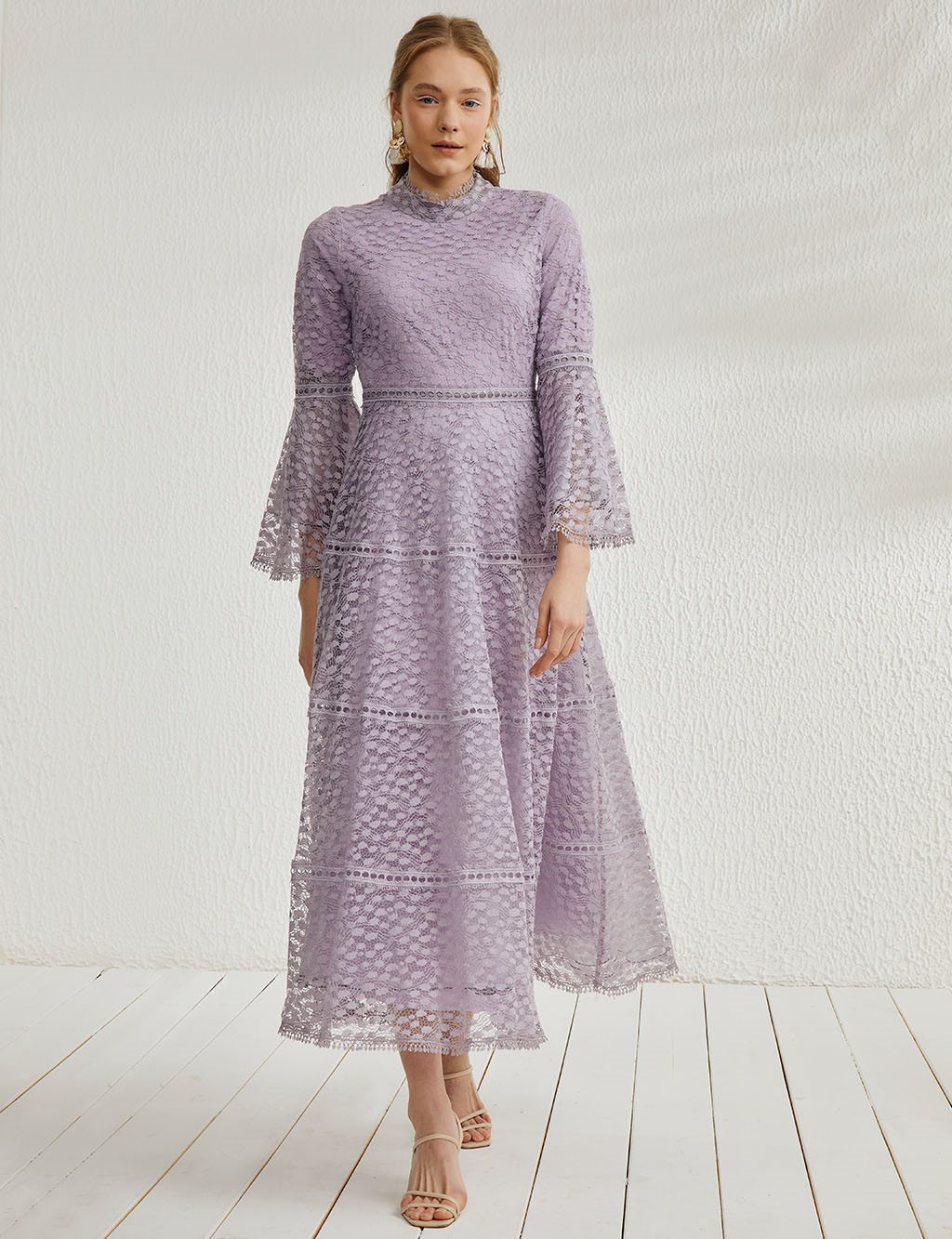 Sliver Scalloped Lace Dress Lilac