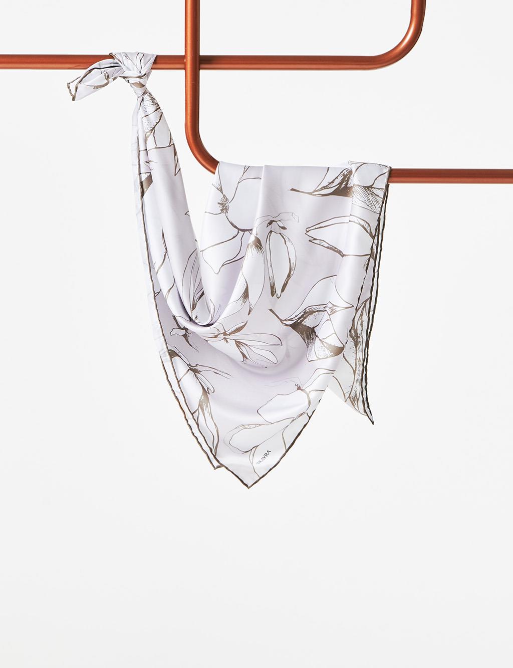 Lily Patterned PES Scarf Nude