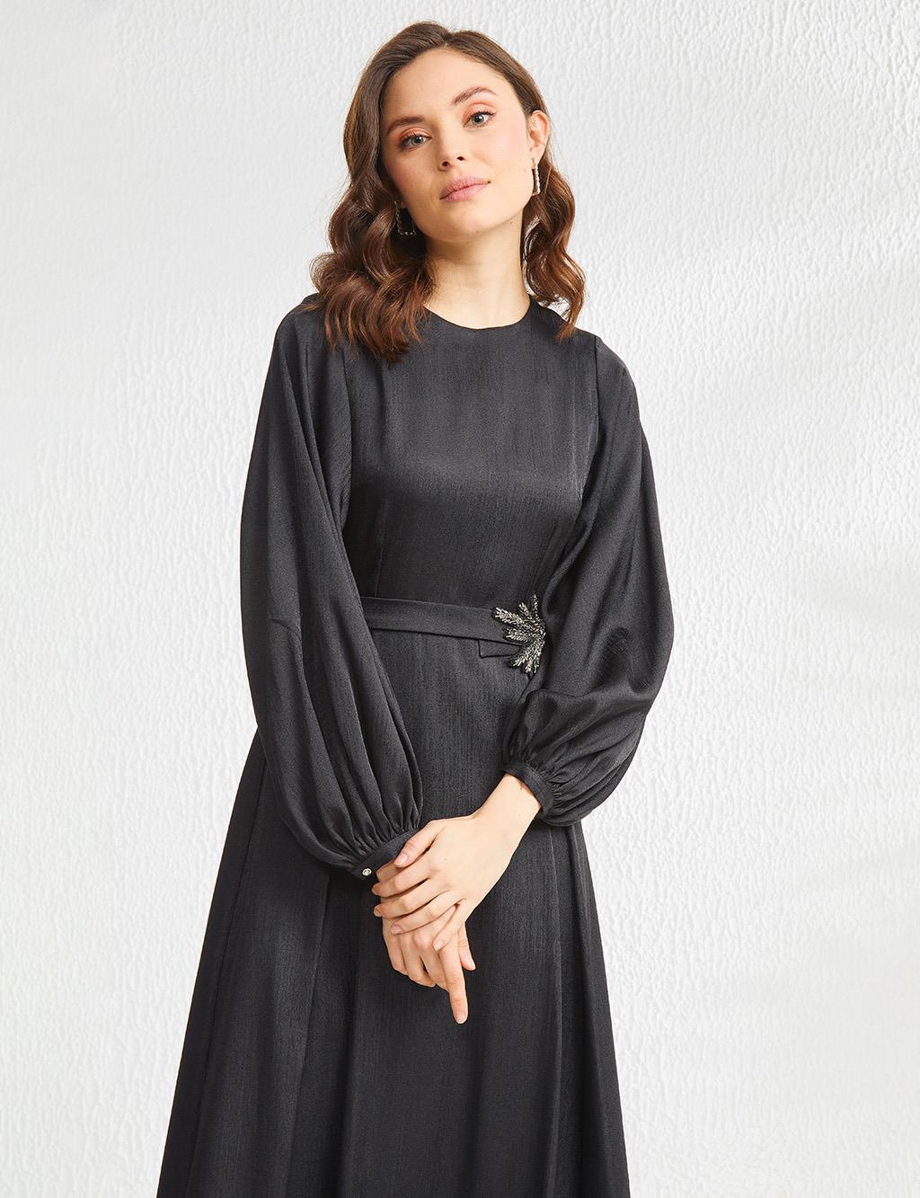 Embroidered Wide Pleated Round Neck Collar Long Dress Siyah