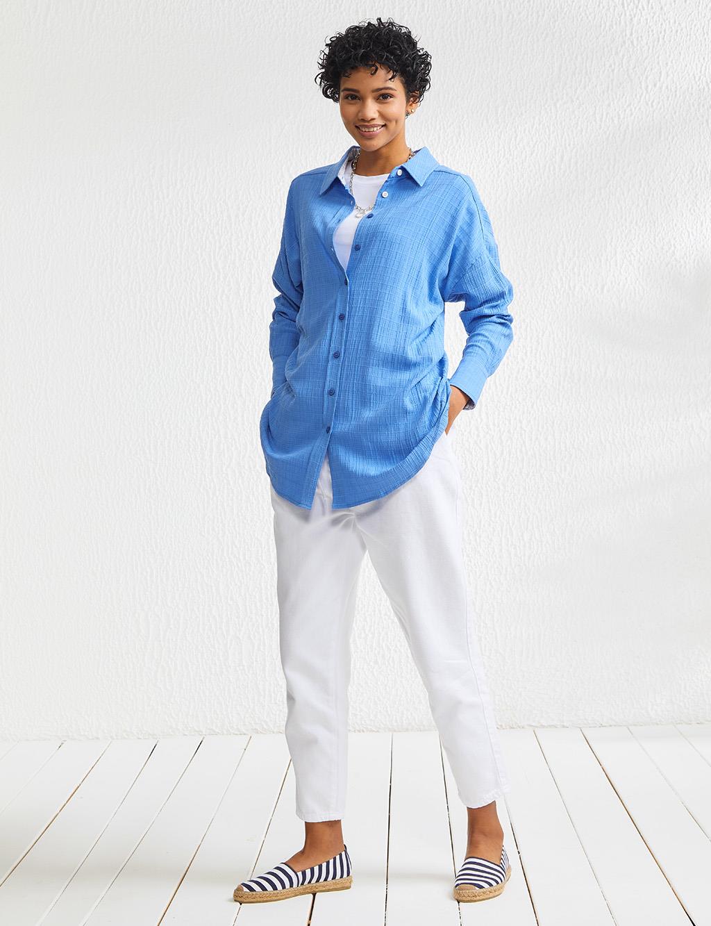 Embossed Low-Sleeve Shirt Blue
