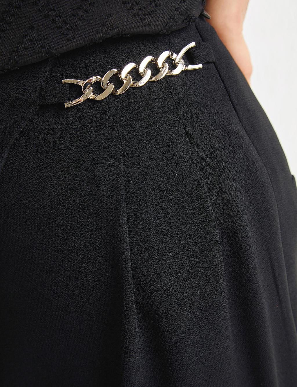 Chain Detailed Carrot Pants Black