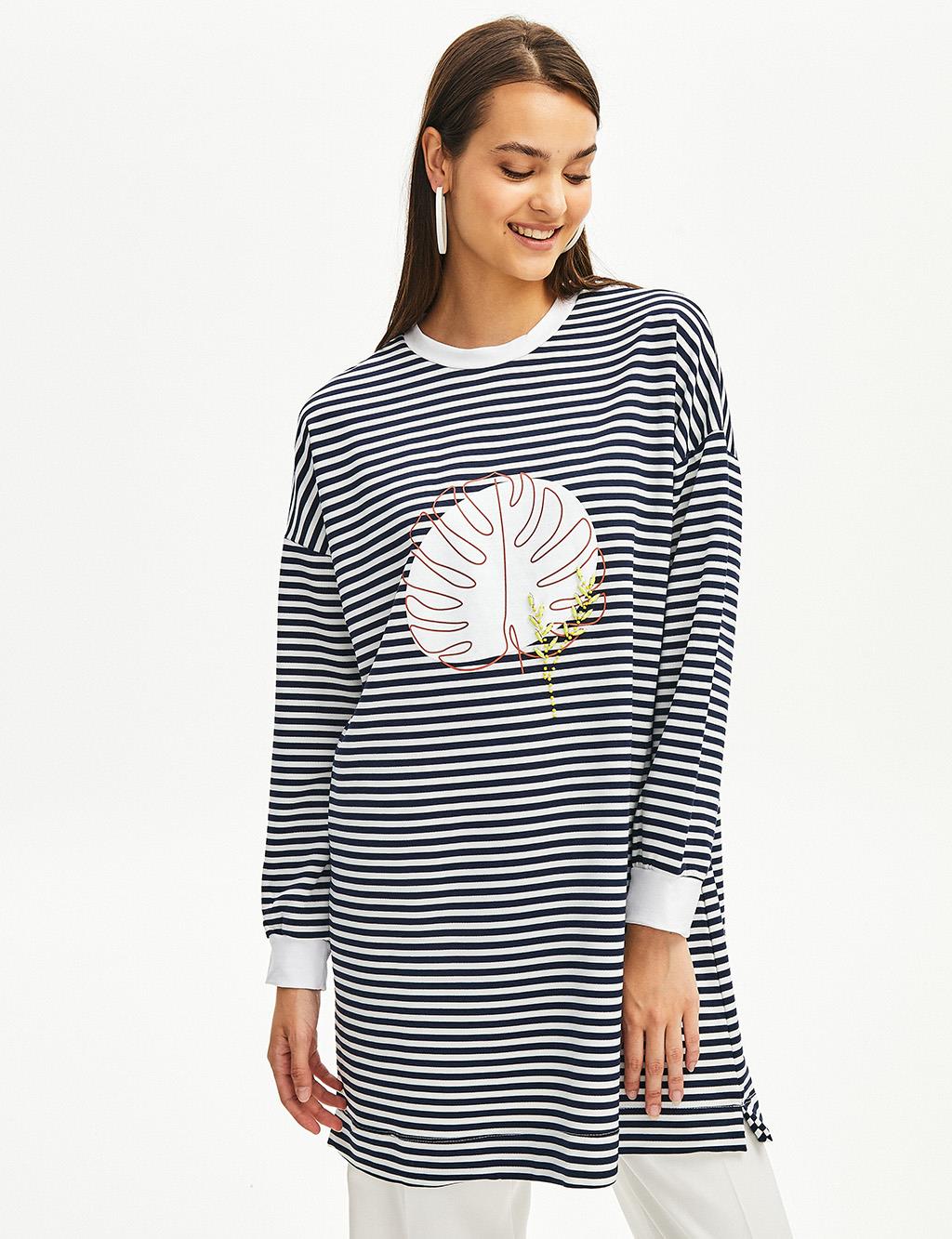 Bead Embroidered Ribbed Sweatshirt Navy-White