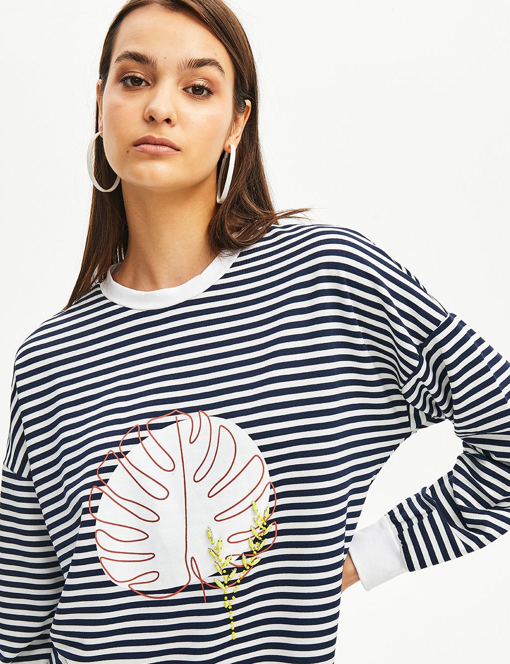 Bead Embroidered Ribbed Sweatshirt Navy-White