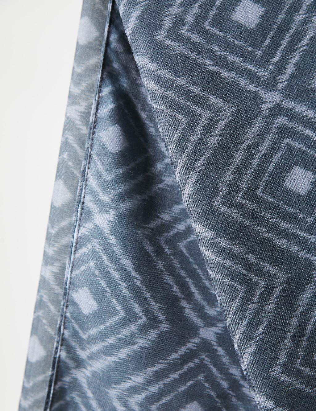 Geometric Patterned Shawl Anthracite