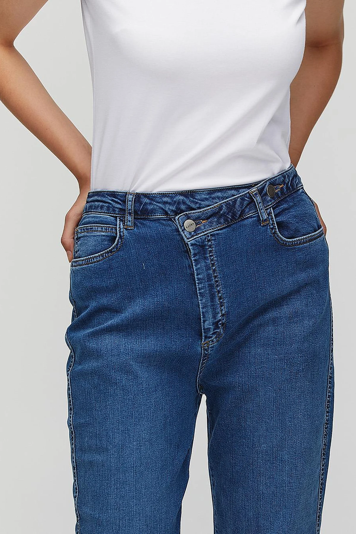 BASIC Beli Çapraz Kapamalı Denim Pantolon Lacivert