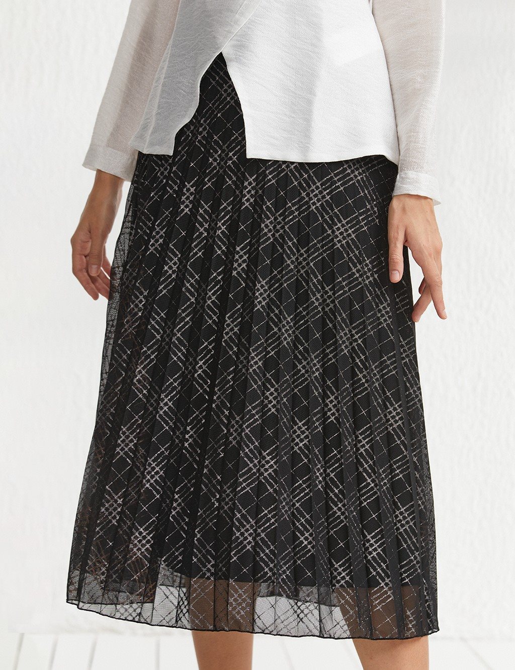 Plaid Midi Skirt Black-Grey