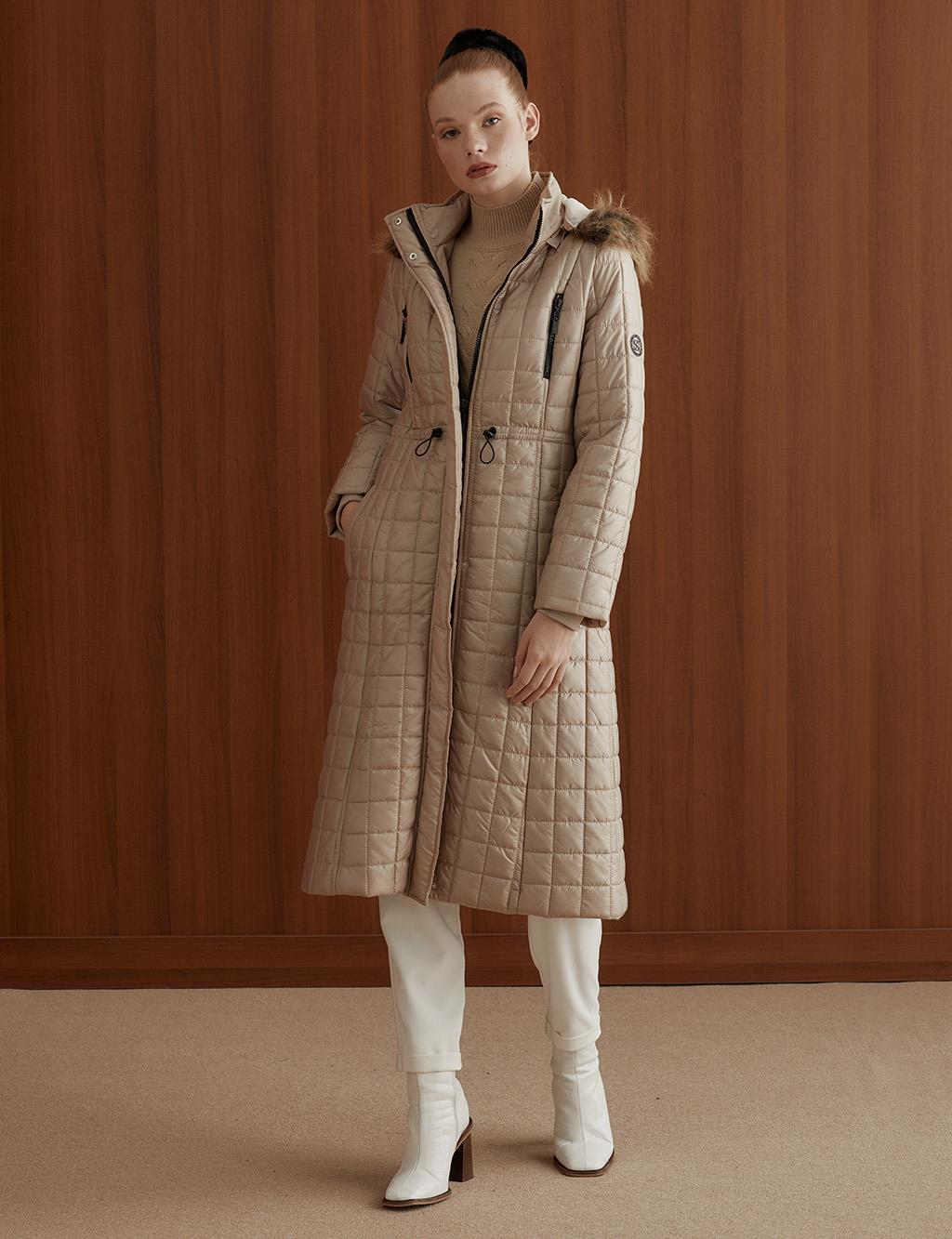 Square Slice Quilted Inflatable Coat Beige