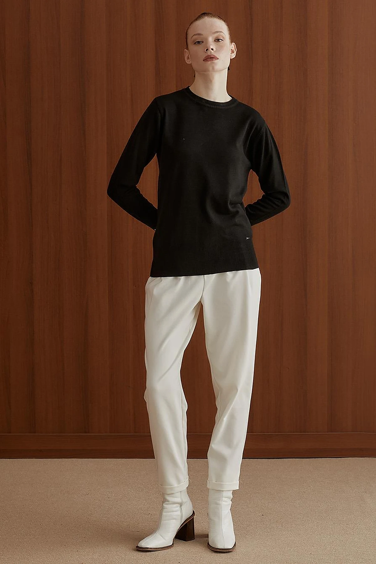 Round Neck Collar Knitwear Sweater Black