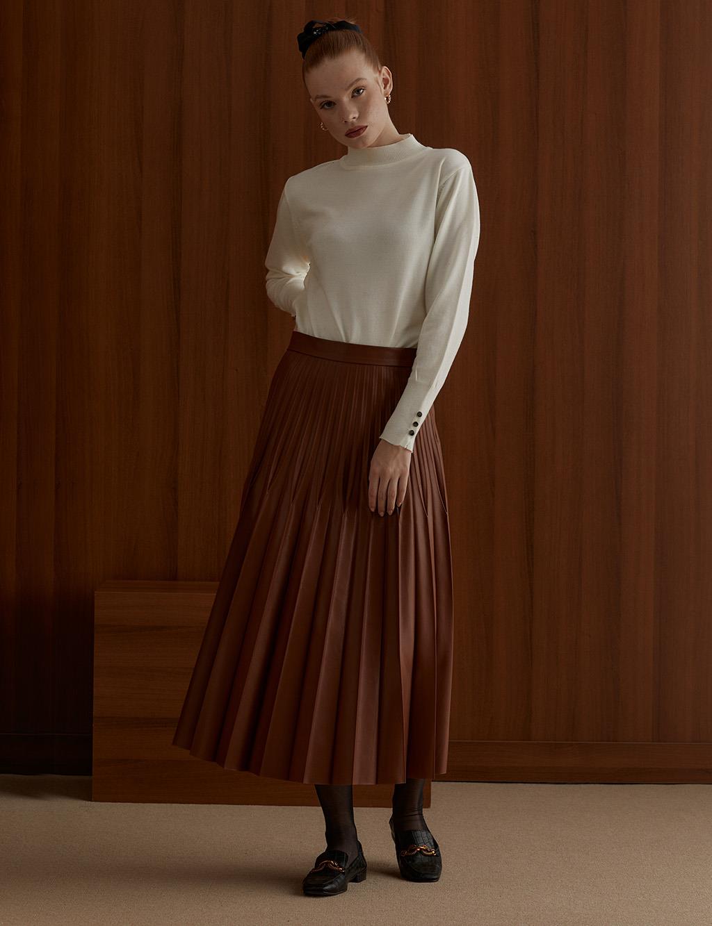 Pleated A-line Skirt Brown