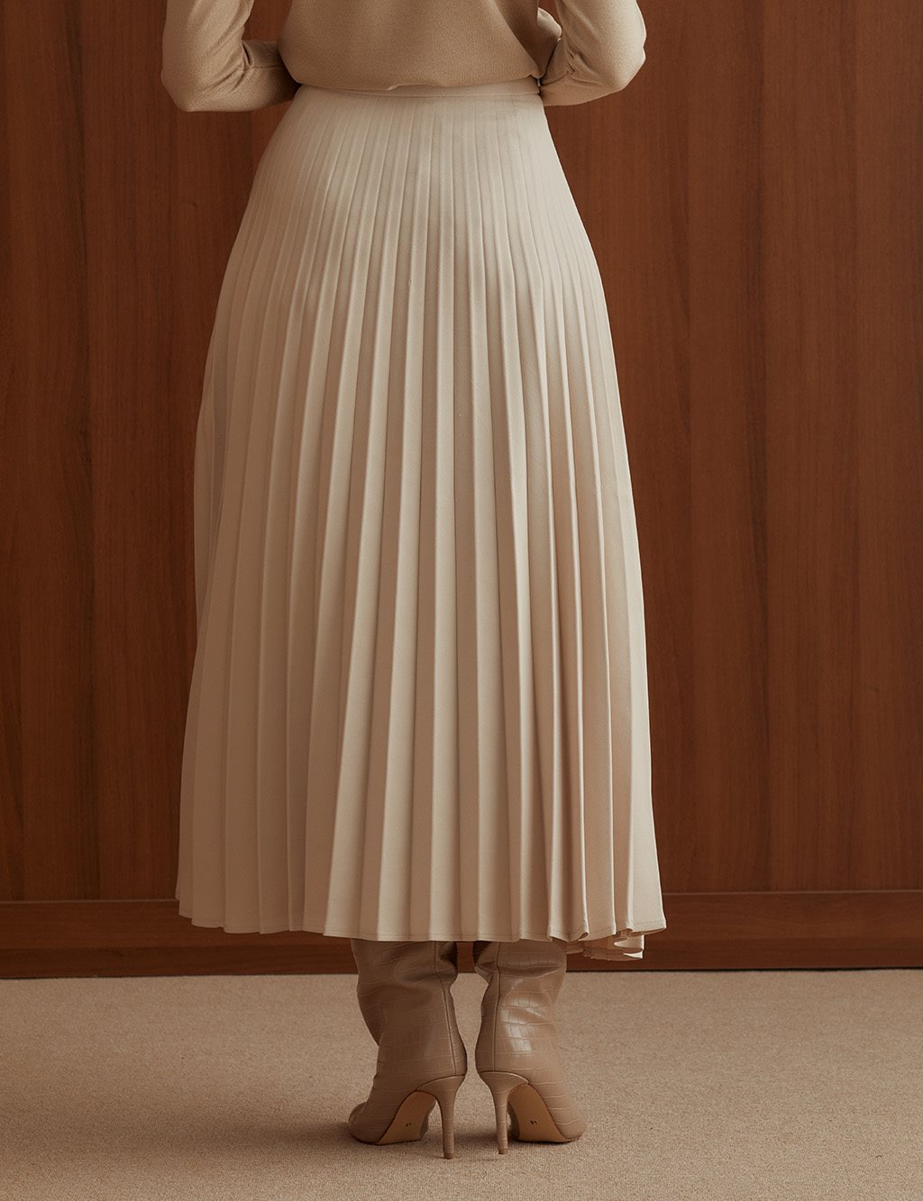 Basic Pleated Skirt Beige